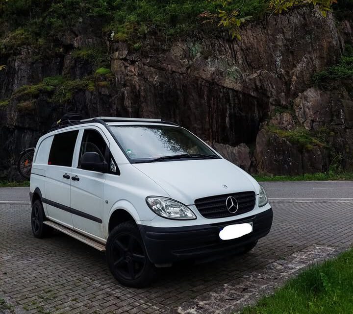 Vanlife-Enthusiastin Sarah beim Sommerfest 2024 | 4x4andfriends